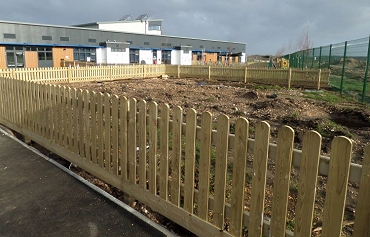 commercial timber fencing Hampshire